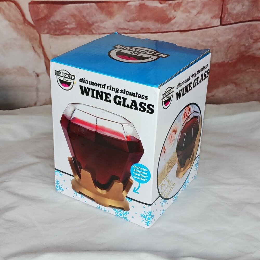 The Diamond Ring Stemless Wine Glass - 10oz - Big Mouth Inc - Picture 8 of 10